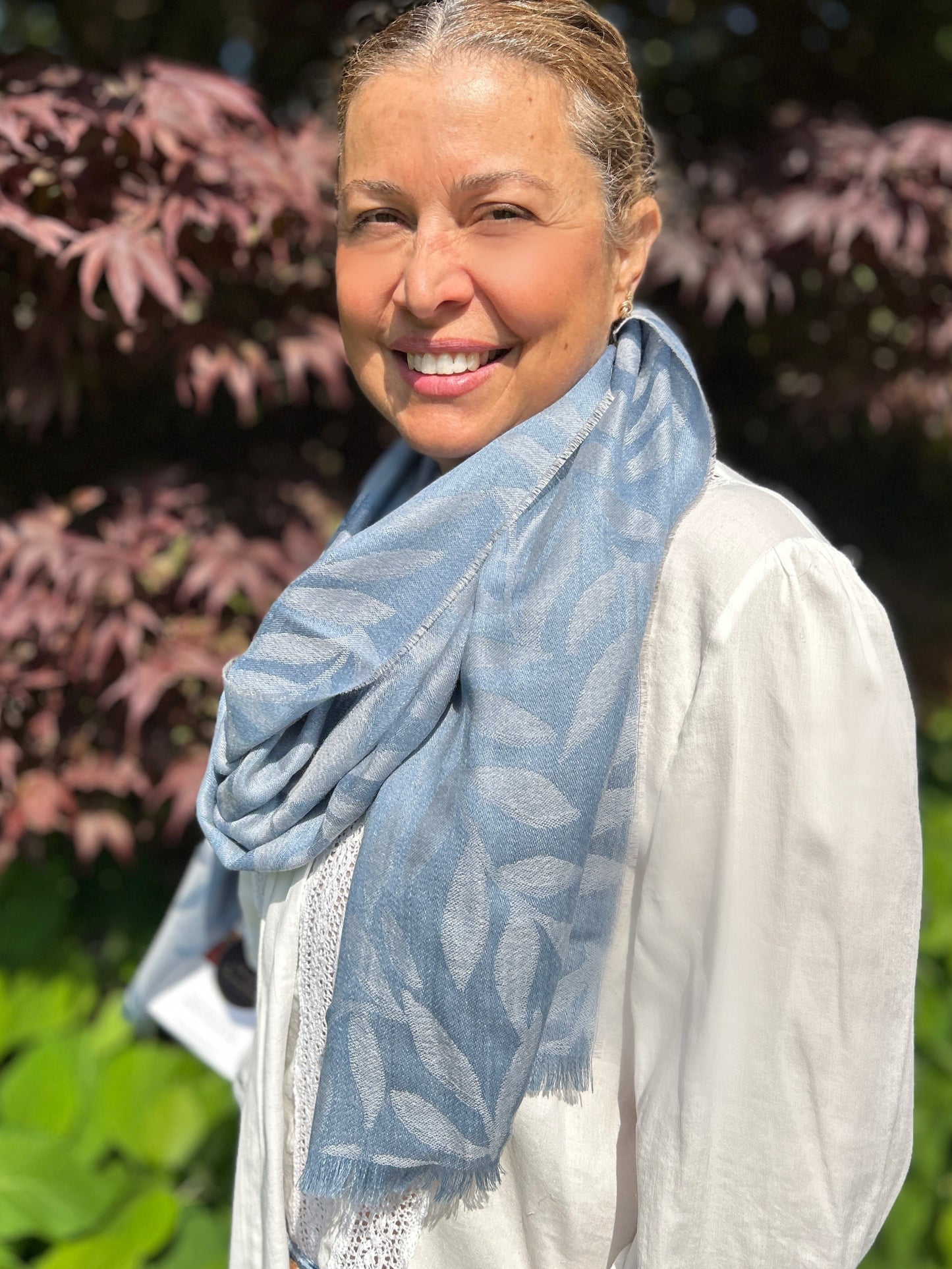 Leaf Jacquard Alpaca & Silk Scarf – Elegant & Lightweight