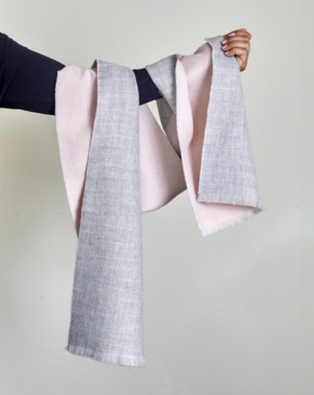 Embrace Luxury and Warmth: The Timeless Elegance of Peruvian Alpaca Scarves - Andes Connection